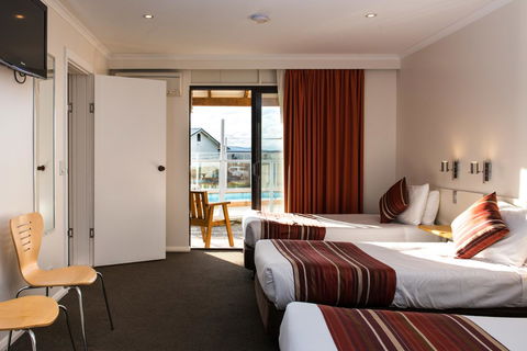 Beachfront Bicheno - Brisbane Tourism 30