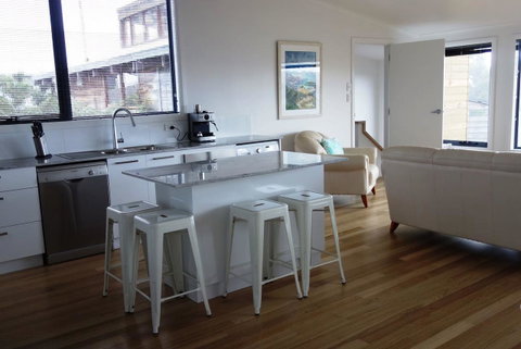 THE LOFT @ Bay Of Fires Seascape - Brisbane Tourism 12
