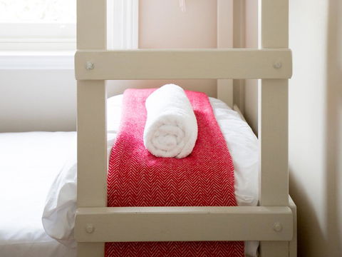 Montacute Boutique Bunkhouse - Brisbane Tourism 13