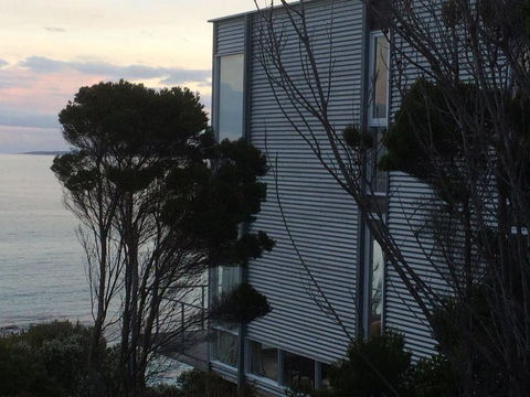 Holland House Bay Of Fires - Tourism Brisbane 7