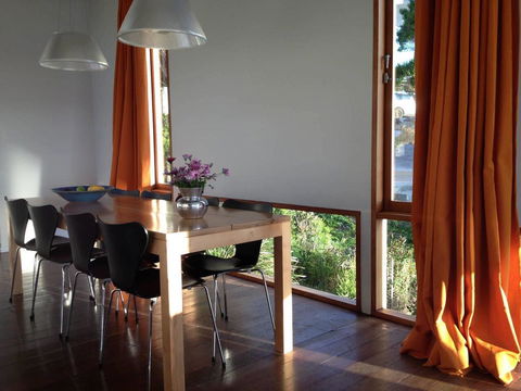 Holland House Bay Of Fires - Tourism Brisbane 2