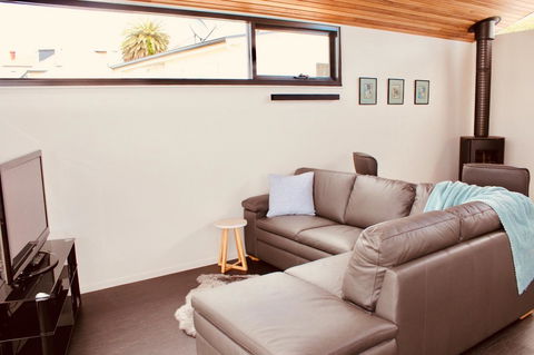 Omaroo House - Panoramic Water Views - Tourism Brisbane 10