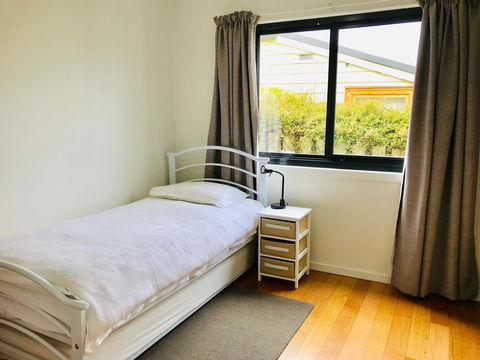 Omaroo House - Panoramic Water Views - Tourism Brisbane 28