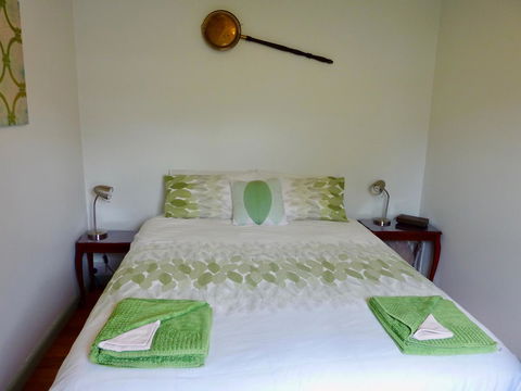 Omaroo House - Panoramic Water Views - Tourism Brisbane 26