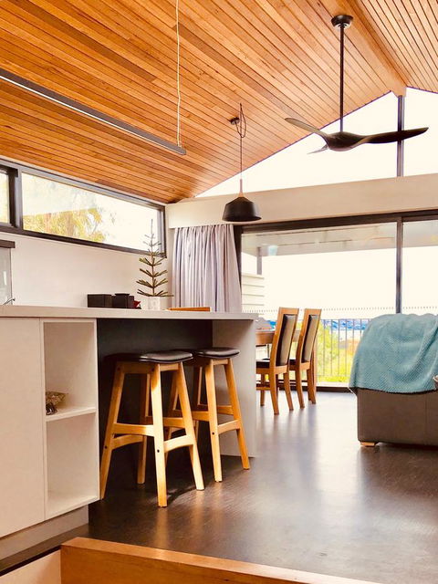 Omaroo House - Panoramic Water Views - Tourism Brisbane 15