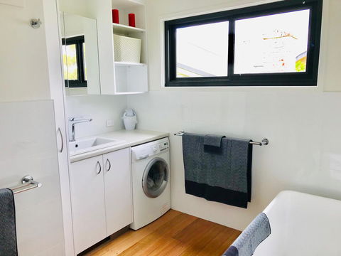 Omaroo House - Panoramic Water Views - Tourism Brisbane 30