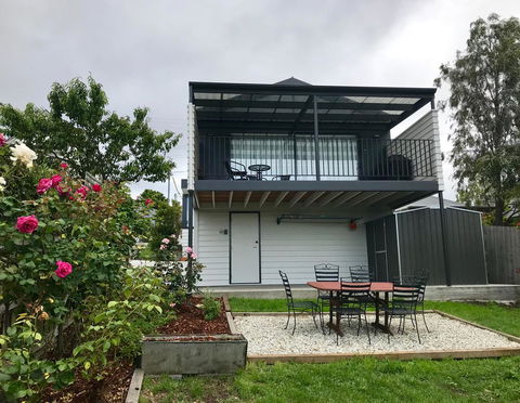 Omaroo House - Panoramic Water Views - Tourism Brisbane 32