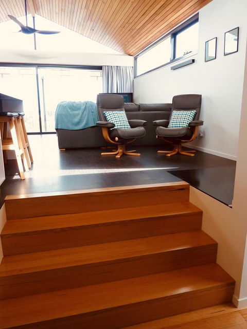 Omaroo House - Panoramic Water Views - Tourism Brisbane 13