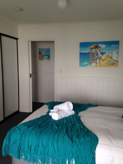 KINGFISHER COTTAGE Beachfront At The Binalong Bay - Tourism Brisbane 25