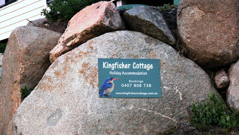 KINGFISHER COTTAGE Beachfront At The Binalong Bay - Tourism Brisbane 15