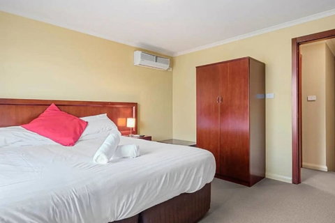 Battery Point Apartment With Car Park - Tourism Brisbane 5