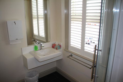 The Tasmanian Inn - Tourism Brisbane 32