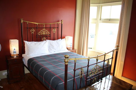The Tasmanian Inn - Tourism Brisbane 21