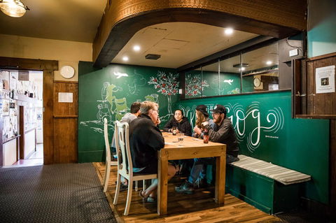 The Pickled Frog - Tourism Brisbane 8