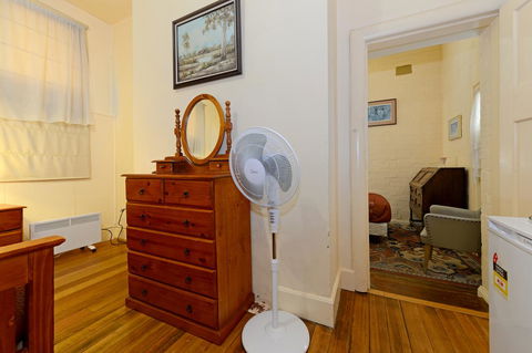 Edinburgh Gallery Bed & Breakfast - Tourism Brisbane 16