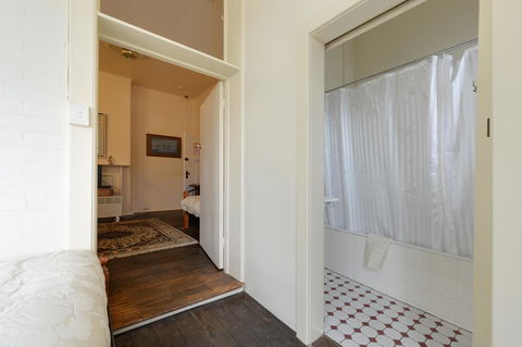 Edinburgh Gallery Bed & Breakfast - Tourism Brisbane 33