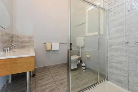 Edinburgh Gallery Bed & Breakfast - Tourism Brisbane 12