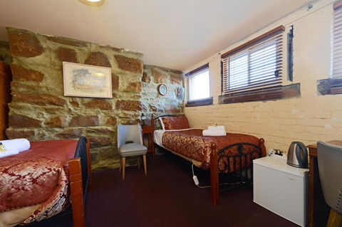 Edinburgh Gallery Bed & Breakfast - Tourism Brisbane 9