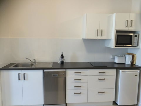 Abel Tasman Airport Motor Inn - Brisbane Tourism 36