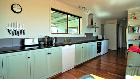 DOLPHIN LOOKOUT COTTAGE - Amazing Views Of The Bay Of Fires - Tourism Brisbane 5