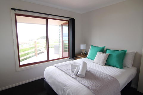 DOLPHIN LOOKOUT COTTAGE - Amazing Views Of The Bay Of Fires - Tourism Brisbane 8