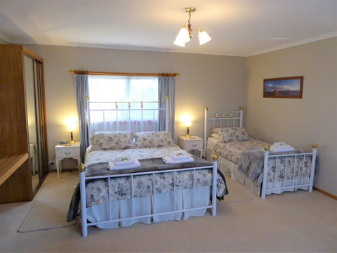 Tamar River Retreat - Tourism Brisbane 0