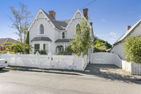 Amberley - Tourism Brisbane 0