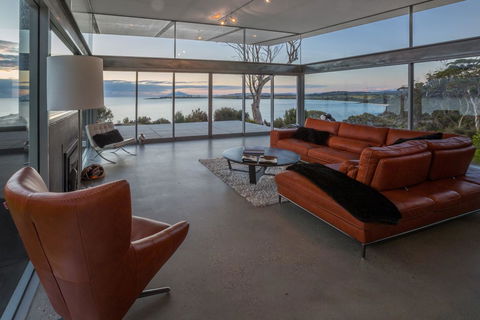 Avalon Coastal Retreat - Brisbane Tourism 5