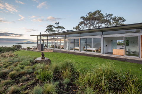 Avalon Coastal Retreat - Brisbane Tourism 0