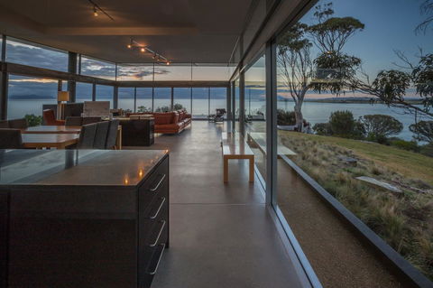 Avalon Coastal Retreat - Brisbane Tourism 11