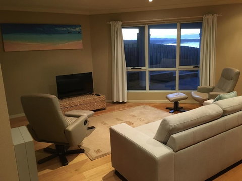 Villa 2 Bay Of Fires - Brisbane Tourism 3