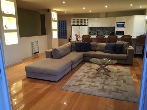 Villa 2 Bay Of Fires - Brisbane Tourism 1