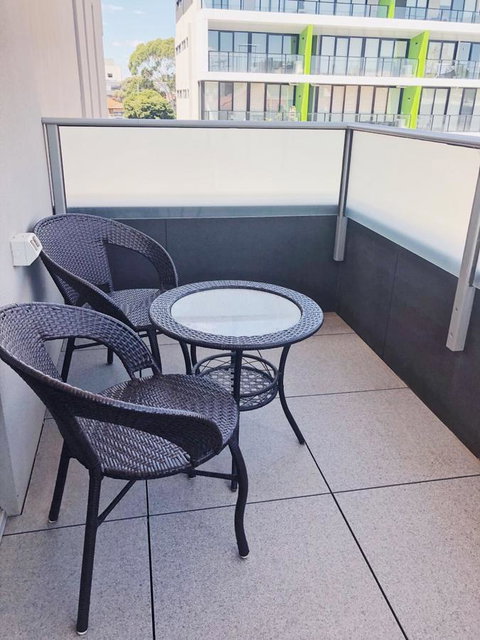 Poplar Box Hill Apartment - Brisbane Tourism 11