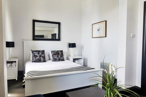 The Royal Hotel Mornington - Tourism Brisbane 0