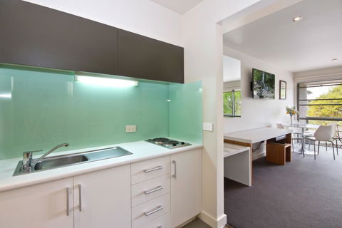 Lorne Bay View Motel - Brisbane Tourism 27