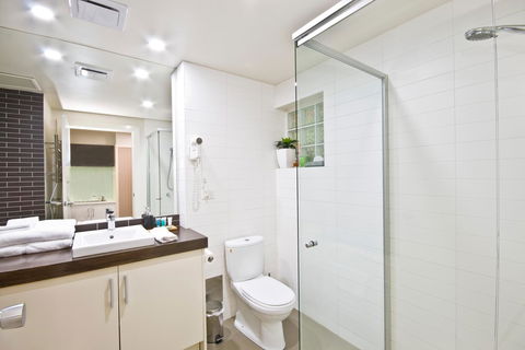 Lorne Bay View Motel - Brisbane Tourism 40