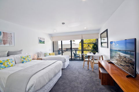 Lorne Bay View Motel - Brisbane Tourism 33