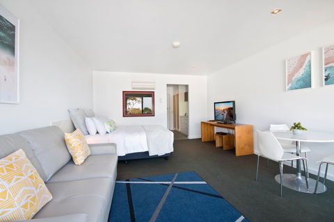 Lorne Bay View Motel - Brisbane Tourism 10