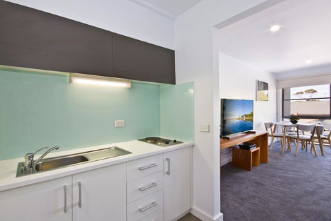 Lorne Bay View Motel - Brisbane Tourism 34