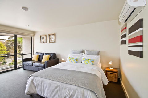 Lorne Bay View Motel - Brisbane Tourism 25