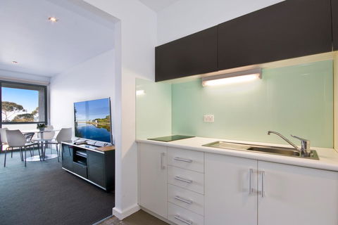 Lorne Bay View Motel - Brisbane Tourism 1