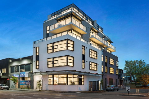 The Hamptons Apartments - St Kilda - Brisbane Tourism 0