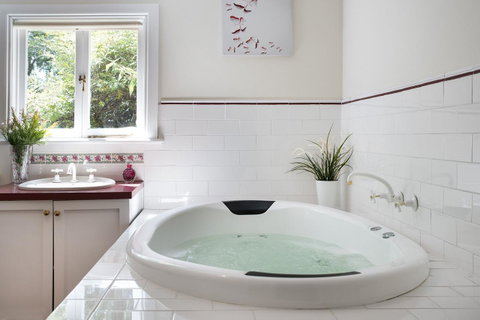 Koovelly Spa - Brisbane Tourism 6