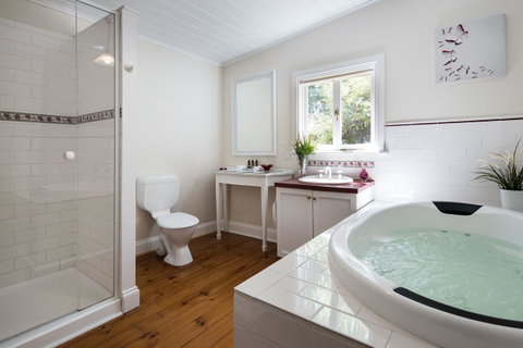Koovelly Spa - Brisbane Tourism 9