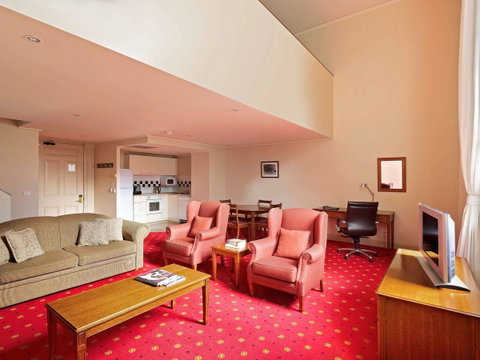 Grand Hotel Melbourne - Brisbane Tourism 38