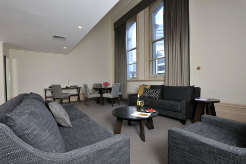 Grand Hotel Melbourne - Brisbane Tourism 35