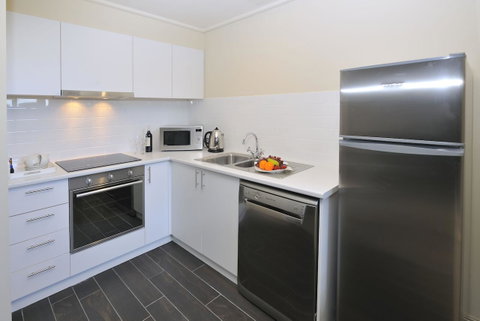 Grand Hotel Melbourne - Brisbane Tourism 3