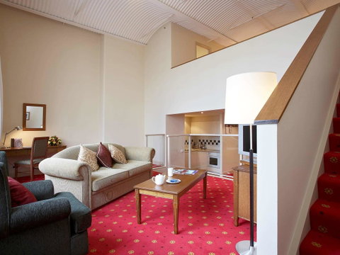 Grand Hotel Melbourne - Brisbane Tourism 39