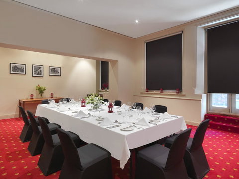 Grand Hotel Melbourne - Brisbane Tourism 33