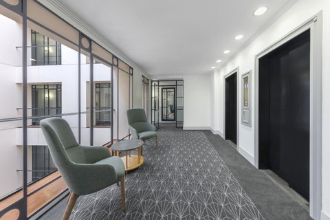 The Savoy Hotel On Little Collins Melbourne - Tourism Brisbane 10